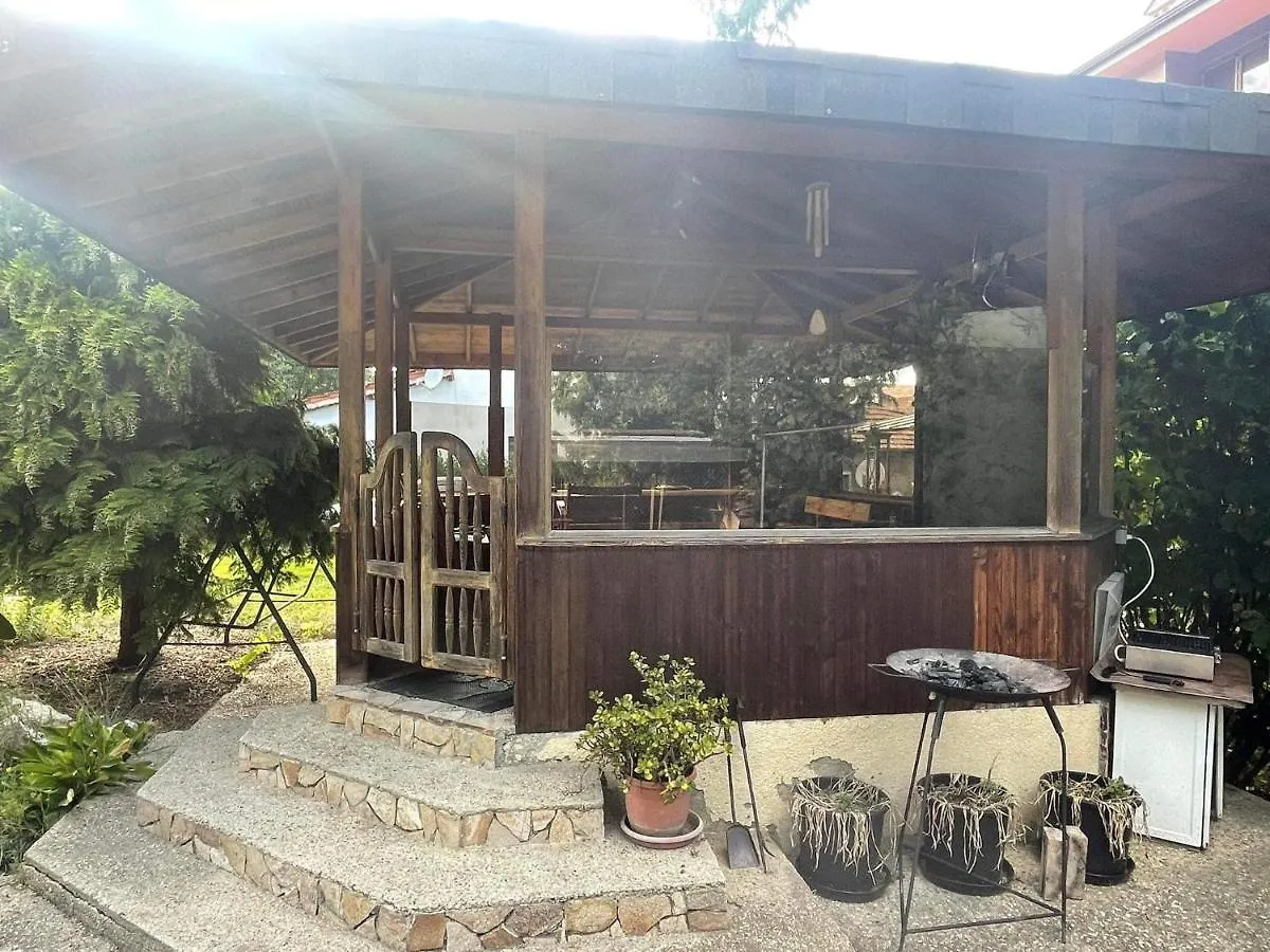 Holiday home Самостоятелна Къща За Гости На 10 Минути От Плажа Varna